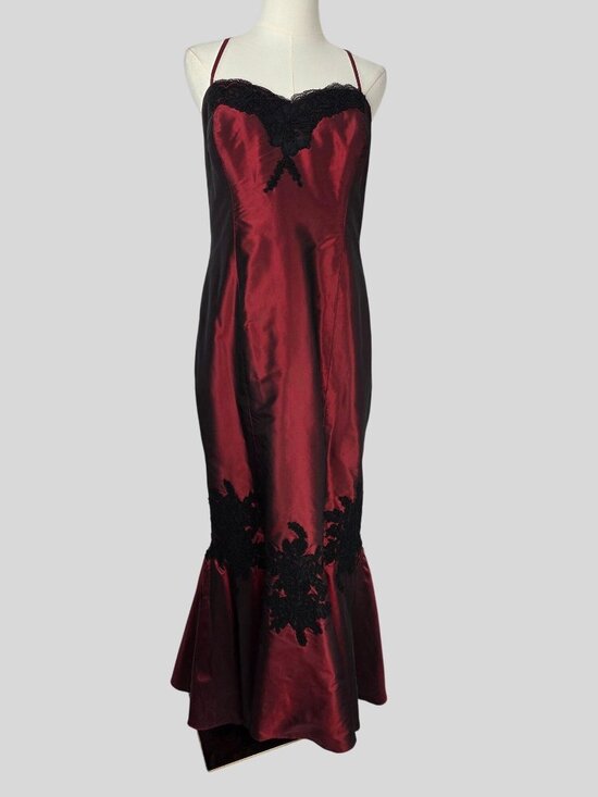 Rose Taft Couture Dresses & Skirts - Rose Taft VTG Y2K Vamp Whimsigoth Silk Maxi Dress Burgundy Lace Appliqué Mermaid